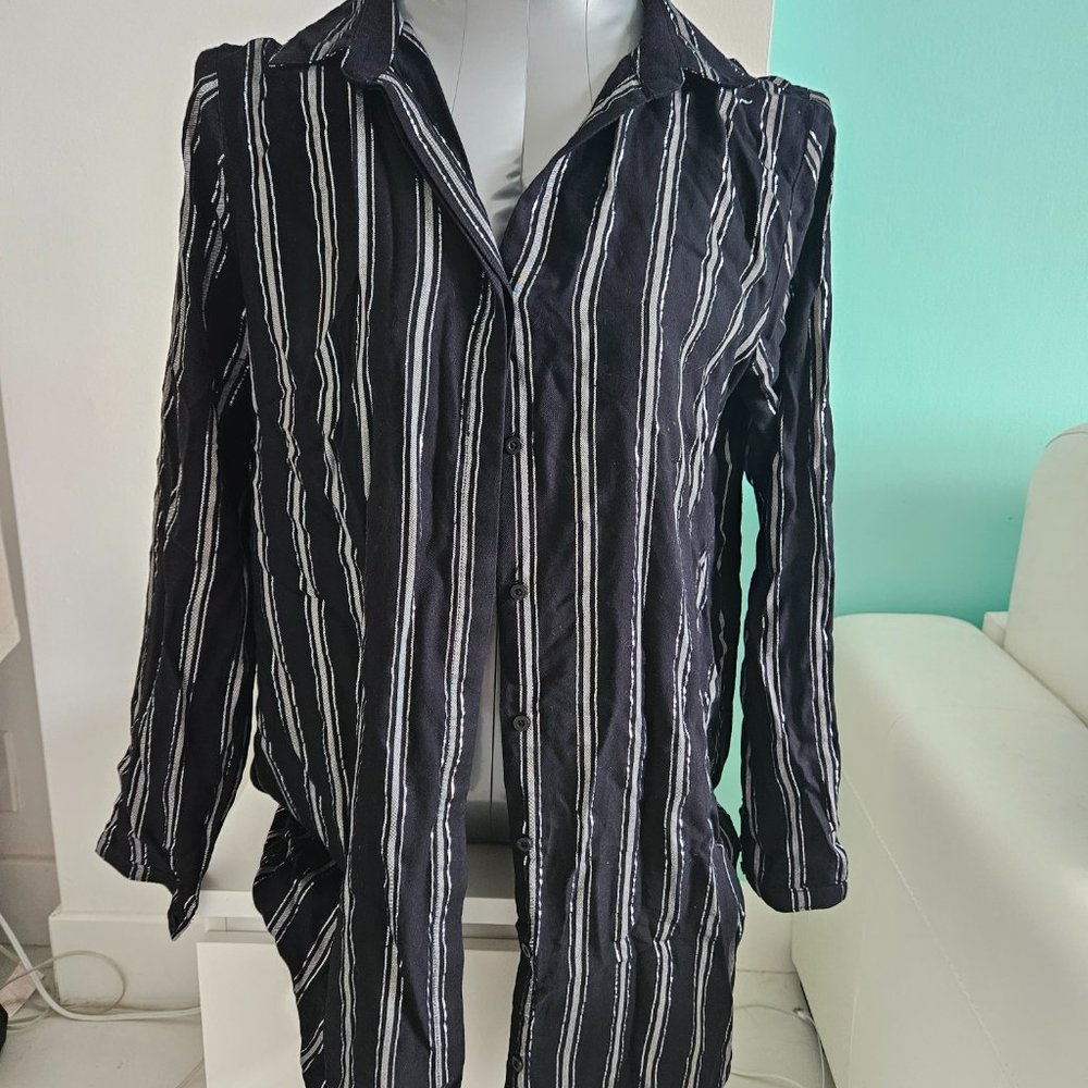 Cloth  & Stone Oversized Long Black with silver shimmer long sleeve button down